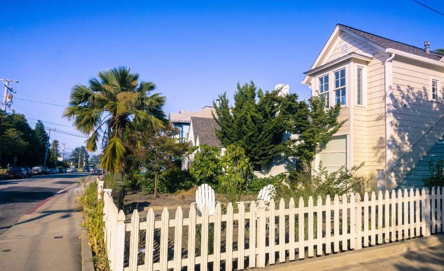 Charming home located on residential street in Santa Cruz, CA